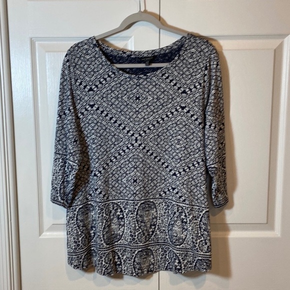 Lucky Brand Women's Floral Paisley Blue&White Pullover Border Print, Size 1X - Picture 3 of 10